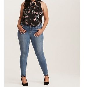 Torrid Skinny Jean Light Wash Size 14